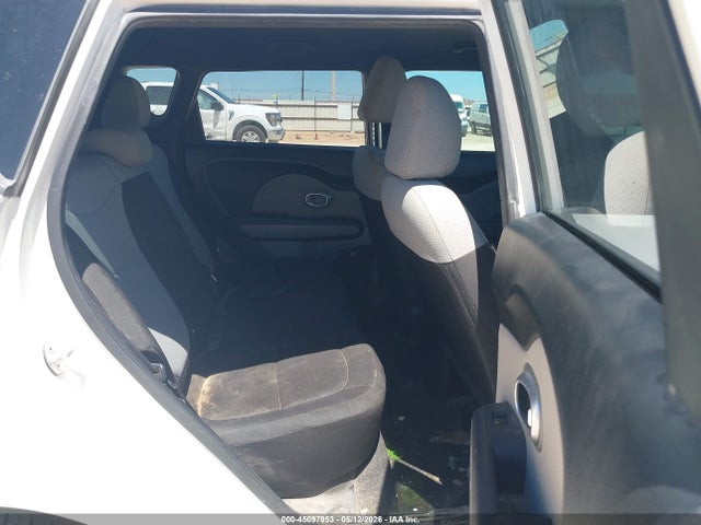 KIA Soul 2016 KNDJN2A29G7359818 Image 8