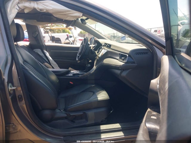 45098090 :رقم المزاد ، 4T1B21HK7KU014404 vin ، 2019 Toyota Camry Hybrid Se مزاد بيع