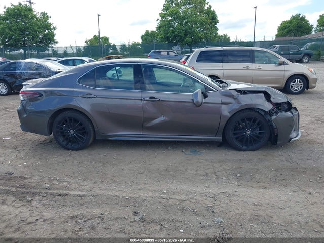 Продаж на аукціоні авто 2022 Toyota Camry Xse Hybrid, vin: 4T1K31AK7NU582325, номер лоту: 45098099