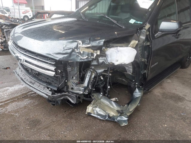 Продажа на аукционе авто 2021 Chevrolet Tahoe 4wd Lt, vin: 1GNSKNKD3MR117211, номер лота: 45098102