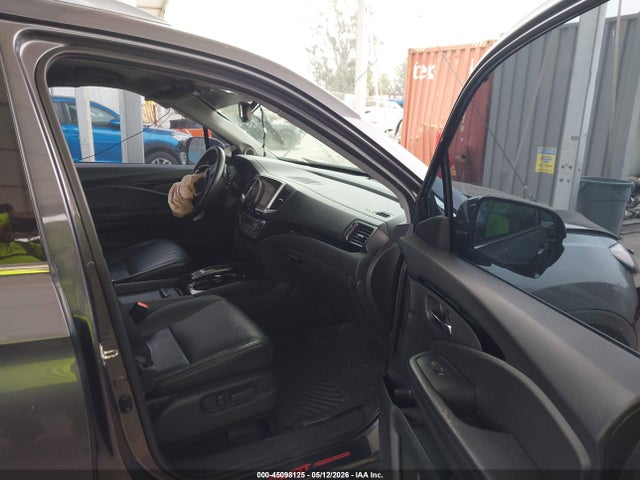 Honda Pilot Touring 2018 5FNYF5H93JB030145 Image 5