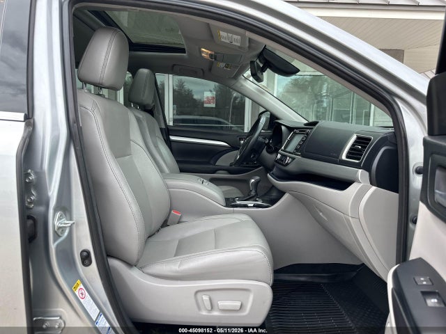 Продаж на аукціоні авто 2017 Toyota Highlander Xle, vin: 5TDJZRFH4HS381579, номер лоту: 45098152