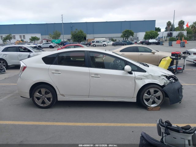 2013 Toyota Prius Three Se მანქანა იყიდება აუქციონზე, vin: JTDKN3DU9D5625028, აუქციონის ნომერი: 45098191
