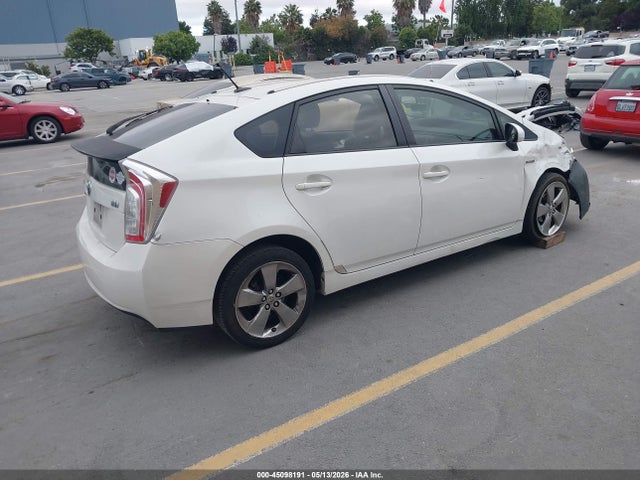 2013 Toyota Prius Three Se მანქანა იყიდება აუქციონზე, vin: JTDKN3DU9D5625028, აუქციონის ნომერი: 45098191