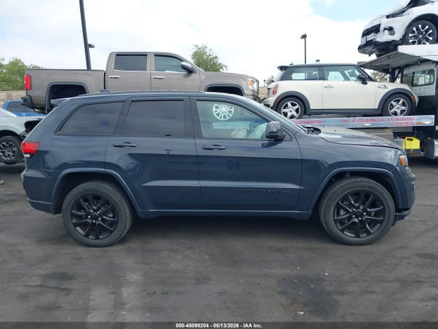 1C4RJFAGXJC360671 Jeep Grand Cherokee Altitude 4x4