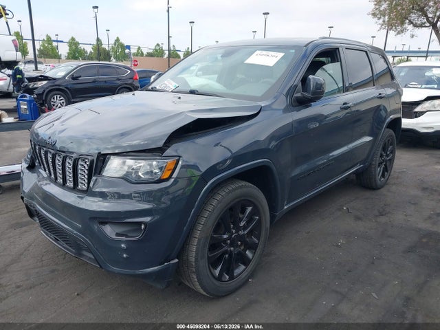1C4RJFAGXJC360671 Jeep Grand Cherokee Altitude 4x4