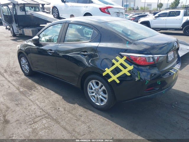 3MYDLBYV9JY307115 Toyota YARIS IA