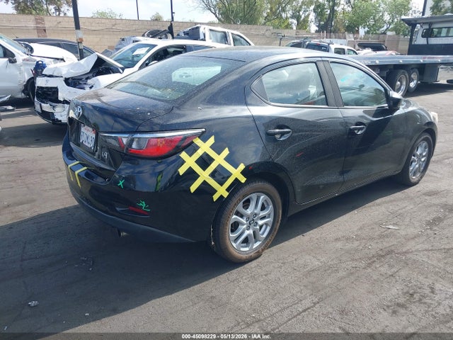 3MYDLBYV9JY307115 Toyota YARIS IA