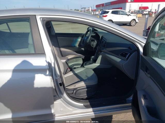 Продажа на аукционе авто 2017 Hyundai Elantra Se, vin: 5NPD74LF9HH054187, номер лота: 45098272