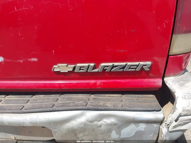 45098341 :رقم المزاد ، 1GNDT13W1V2102747 vin ، 1997 Chevrolet Blazer Lt مزاد بيع