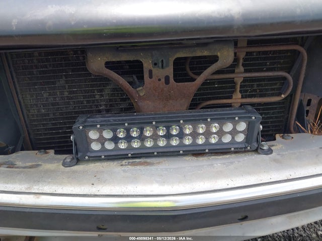 45098341 :رقم المزاد ، 1GNDT13W1V2102747 vin ، 1997 Chevrolet Blazer Lt مزاد بيع