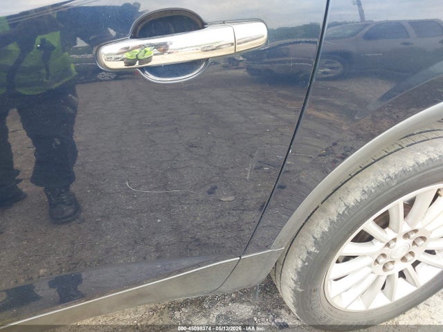 45098374 :رقم المزاد ، 5GAKRBED7BJ417782 vin ، 2011 Buick Enclave 1xl مزاد بيع
