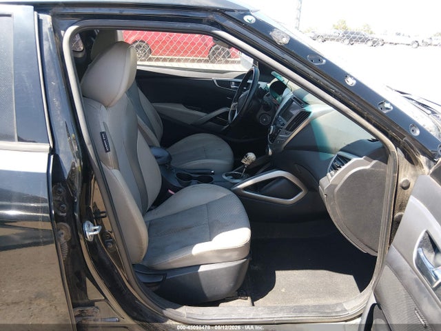 Продаж на аукціоні авто 2013 Hyundai Veloster Base W/gray, vin: KMHTC6AD9DU095290, номер лоту: 45098478