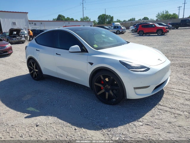 2020 Tesla Model Y Long Range Dual Motor All-wheel Drive/performance Dual Motor All-wheel Drive მანქანა იყიდება აუქციონზე, vin: 5YJYGDEFXLF039994, აუქციონის ნომერი: 45098502
