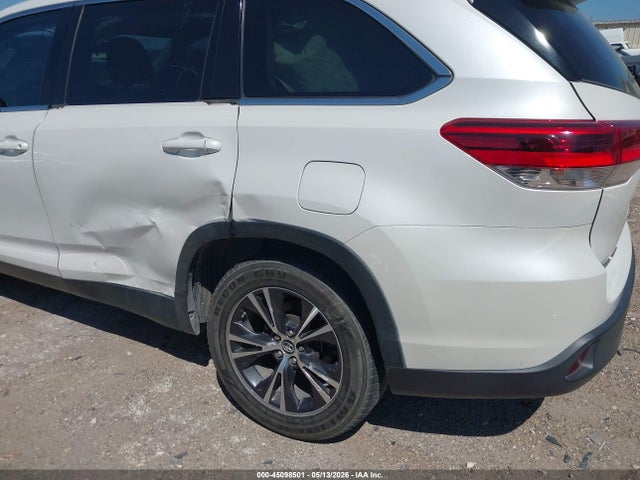 5TDZARFH6KS053081 Toyota Highlander Le