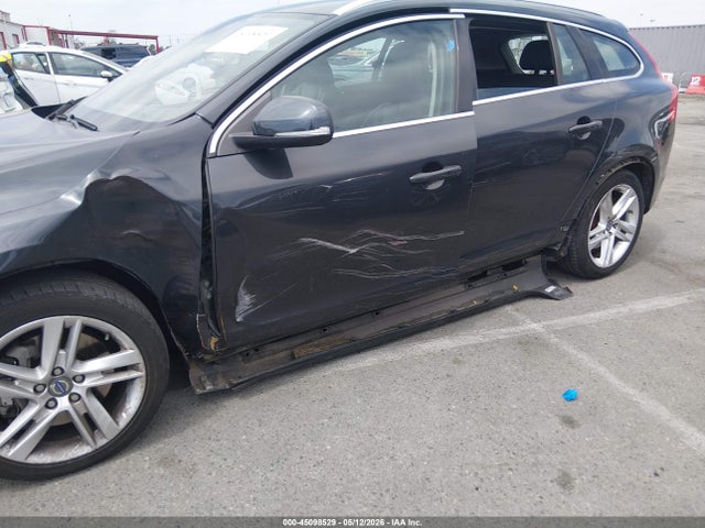 Продаж на аукціоні авто 2015 Volvo V60 T5 Premier Plus, vin: YV1612SC5F1207152, номер лоту: 45098529