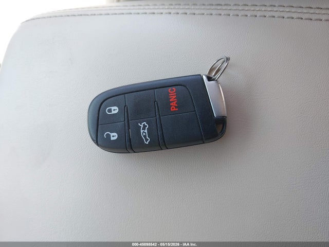 45098542 :رقم المزاد ، 1C3CCCAB5GN128466 vin ، 2016 Chrysler 200 Limited مزاد بيع