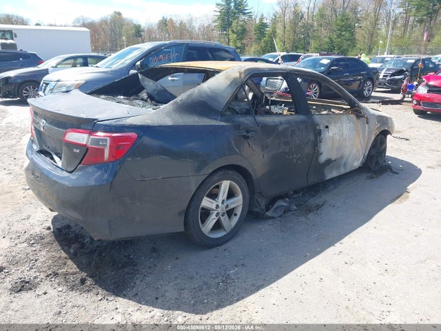 45098612 :رقم المزاد ، 4T1BF1FK6CU065806 vin ، 2012 Toyota Camry Se مزاد بيع