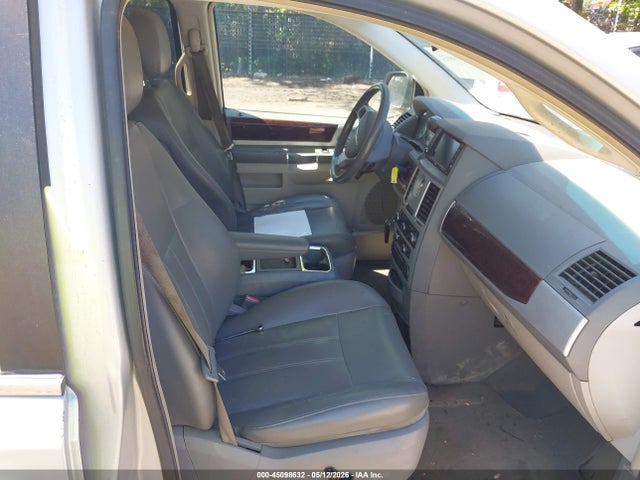 2010 Chrysler Town & Country Touring მანქანა იყიდება აუქციონზე, vin: 2A4RR5D15AR463668, აუქციონის ნომერი: 45098632