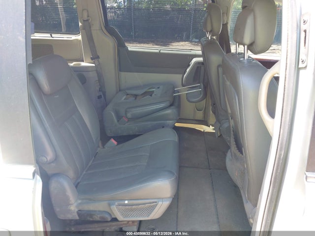 2010 Chrysler Town & Country Touring მანქანა იყიდება აუქციონზე, vin: 2A4RR5D15AR463668, აუქციონის ნომერი: 45098632