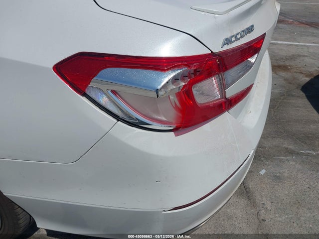 45098663 :رقم المزاد ، 1HGCV2F34JA026304 vin ، 2018 Honda Accord Sport 2.0t مزاد بيع