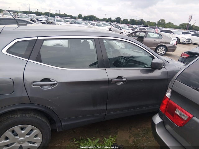 JN1BJ1CP9JW162506 Nissan Rogue Sport S