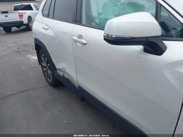 Toyota Corolla Cross Xle 2023 7MUDAAAG9PV059321 Image 12