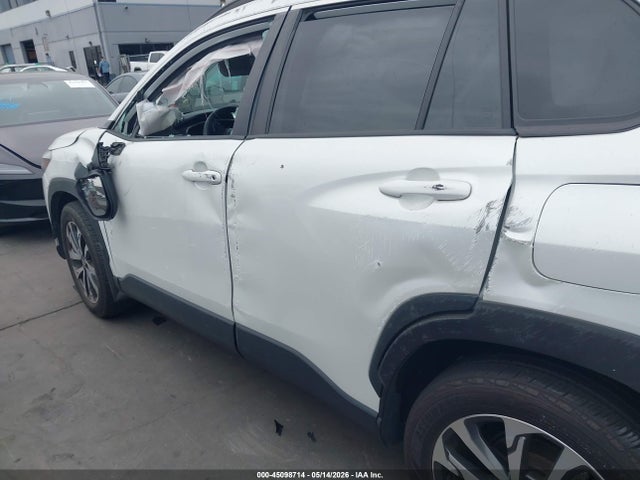 Toyota Corolla Cross Xle 2023 7MUDAAAG9PV059321 Image 13