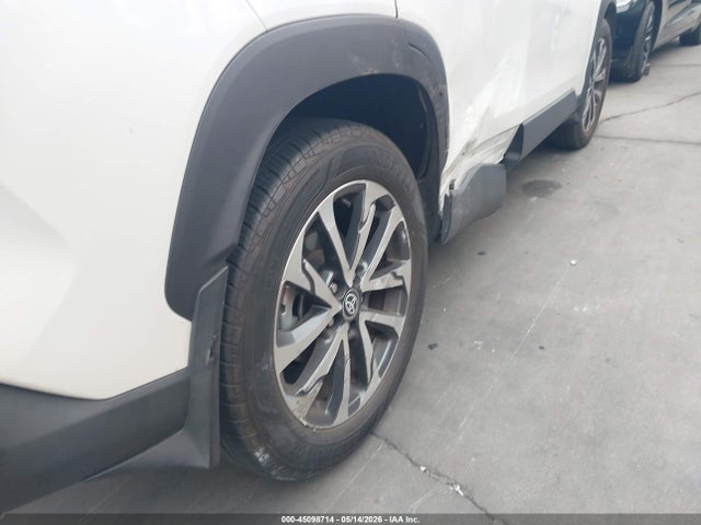 Toyota Corolla Cross Xle 2023 7MUDAAAG9PV059321 Image 17