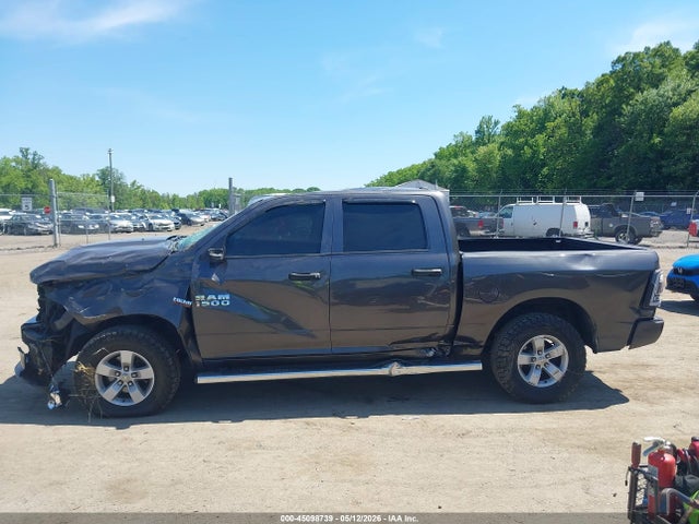 45098739 :رقم المزاد ، 1C6RR7KT5HS842241 vin ، 2017 Ram 1500 Express  4x4 5'7 Box مزاد بيع