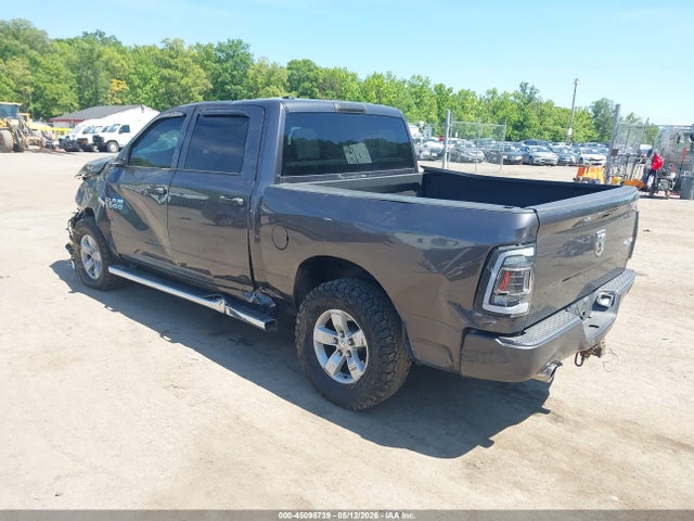 45098739 :رقم المزاد ، 1C6RR7KT5HS842241 vin ، 2017 Ram 1500 Express  4x4 5'7 Box مزاد بيع