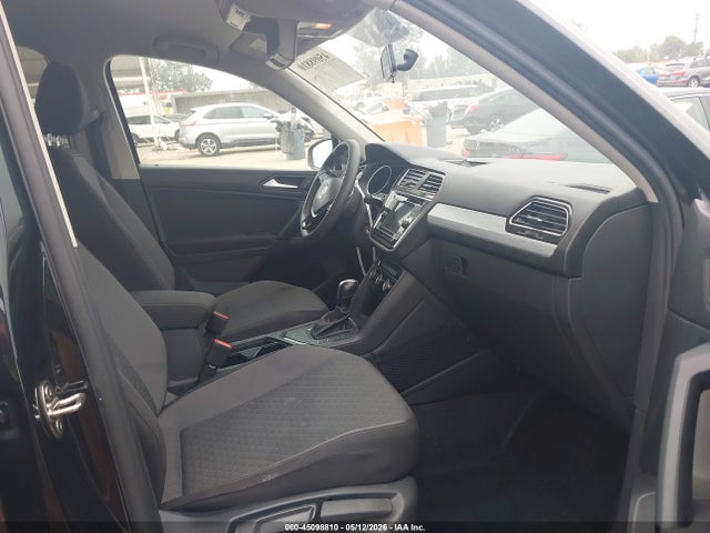 3VV1B7AX2KM083418 Volkswagen Tiguan 2.0t S