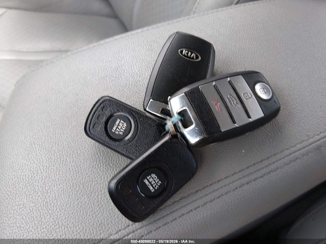 45098822 :رقم المزاد ، 5XXGU4L35GG120675 vin ، 2016 Kia Optima Ex مزاد بيع