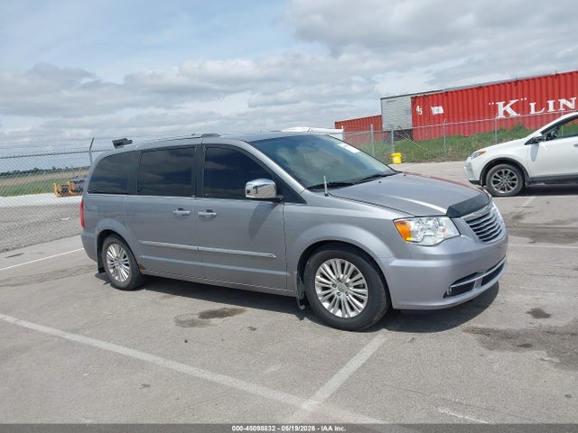 2013 Chrysler Town & Country Limited მანქანა იყიდება აუქციონზე, vin: 2C4RC1GG2DR615975, აუქციონის ნომერი: 45098832