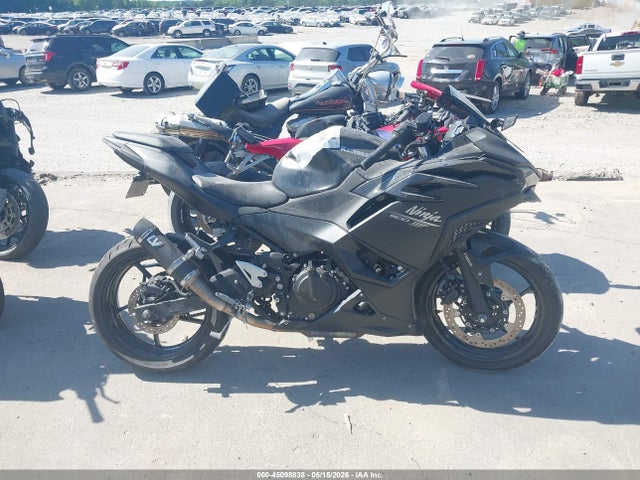 45098838 :رقم المزاد ، ML5EXGG11TDA75650 vin ، 2026 Kawasaki Ex500 مزاد بيع
