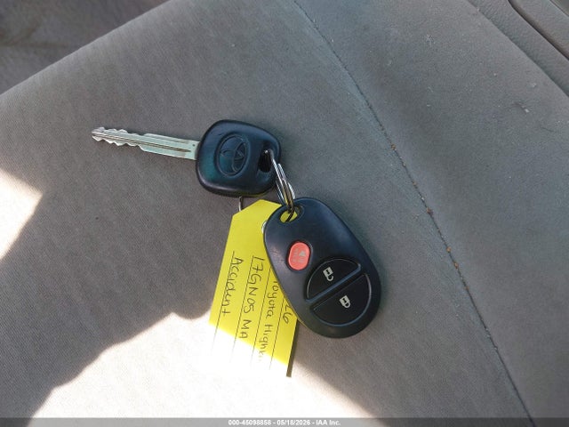 45098858 :رقم المزاد ، 5TDBK3EH0AS003384 vin ، 2010 Toyota Highlander Base V6 مزاد بيع