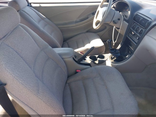 45098899 :رقم المزاد ، 1FAFP4041WF235194 vin ، 1998 Ford Mustang مزاد بيع