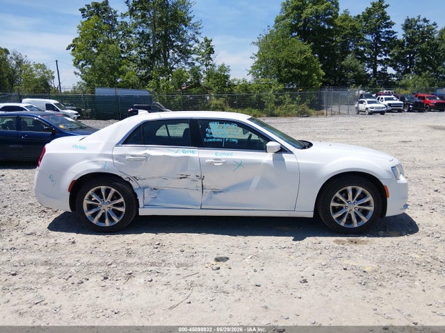 2019 Chrysler 300 Touring L Awd მანქანა იყიდება აუქციონზე, vin: 2C3CCARG6KH578262, აუქციონის ნომერი: 45098932