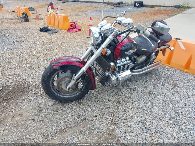 45098936 :رقم المزاد ، 1HFSC3402XA201968 vin ، 1999 Honda Gl1500 C/2 مزاد بيع