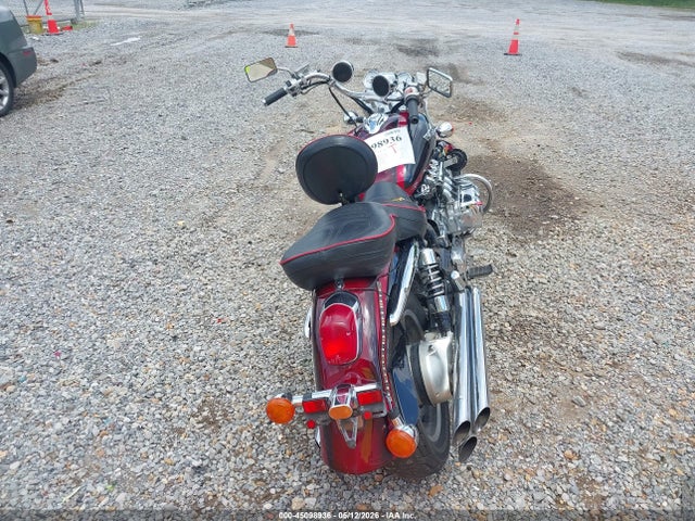 45098936 :رقم المزاد ، 1HFSC3402XA201968 vin ، 1999 Honda Gl1500 C/2 مزاد بيع