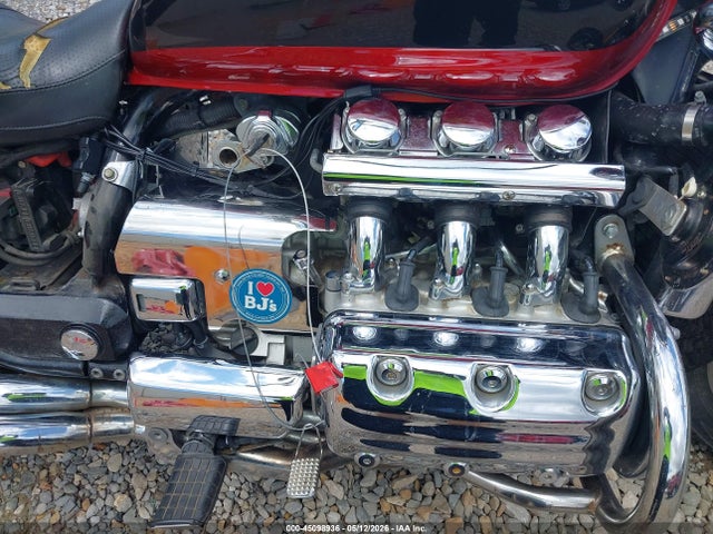 45098936 :رقم المزاد ، 1HFSC3402XA201968 vin ، 1999 Honda Gl1500 C/2 مزاد بيع