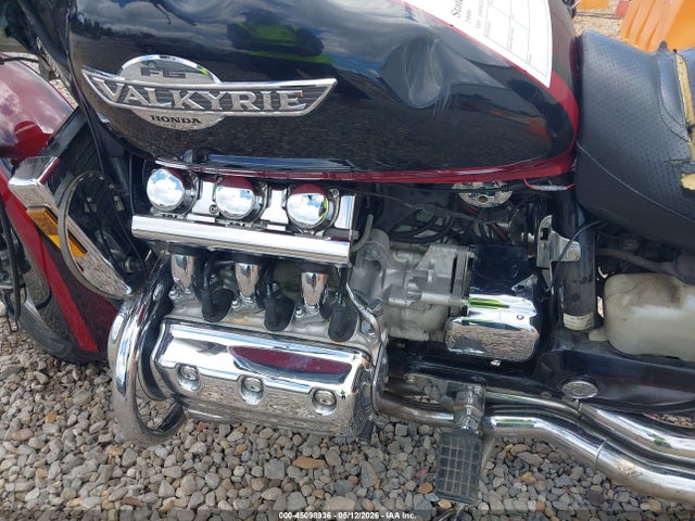 45098936 :رقم المزاد ، 1HFSC3402XA201968 vin ، 1999 Honda Gl1500 C/2 مزاد بيع