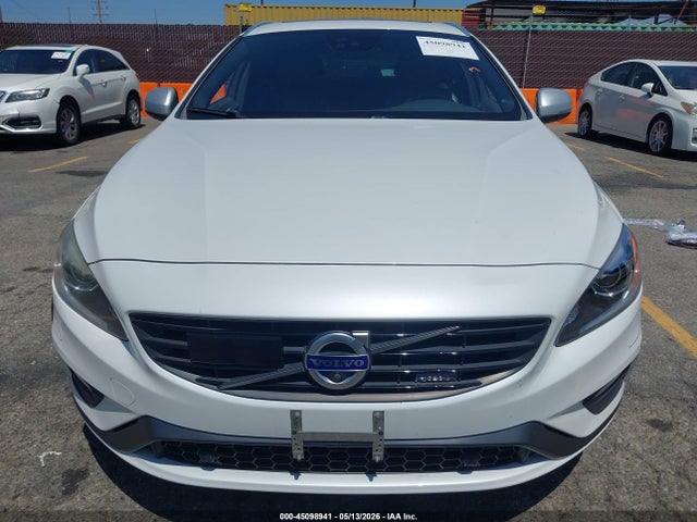 YV1902SS4F1234768 Volvo V60 T6 R-design Platinum