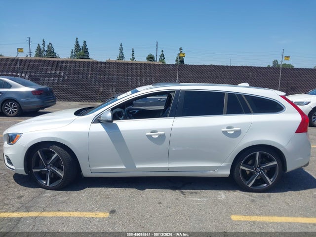 YV1902SS4F1234768 Volvo V60 T6 R-design Platinum