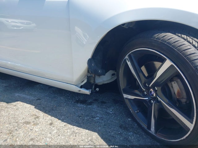 YV1902SS4F1234768 Volvo V60 T6 R-design Platinum