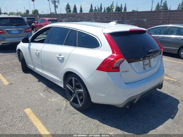 YV1902SS4F1234768 Volvo V60 T6 R-design Platinum