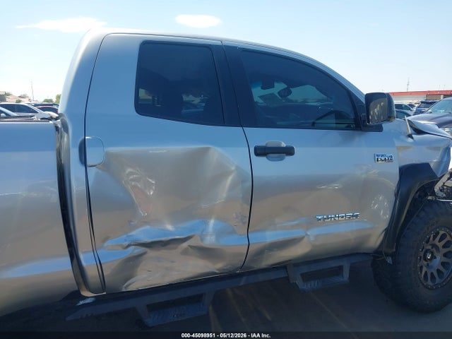 5TFUY5F14HX654719 Toyota Tundra Sr5 5.7l V8