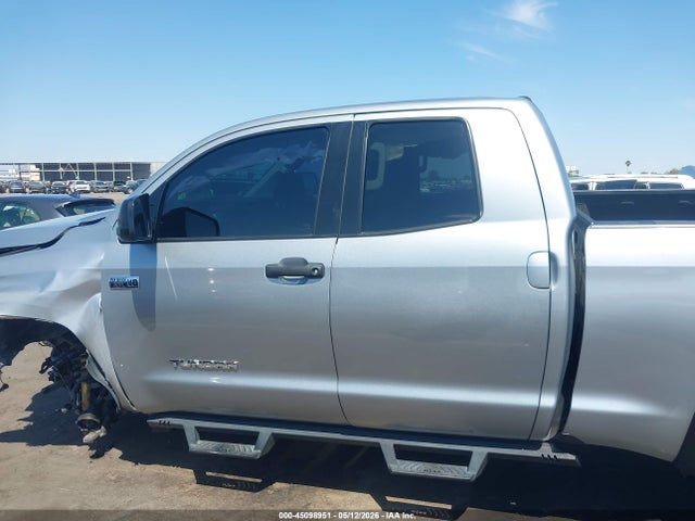 5TFUY5F14HX654719 Toyota Tundra Sr5 5.7l V8