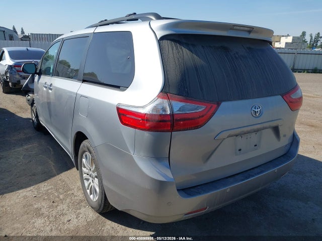 Auction sale of the 2017 Toyota Sienna Xle Premium 8 Passenger, vin: 5TDYZ3DC0HS858785, lot number: 45098958