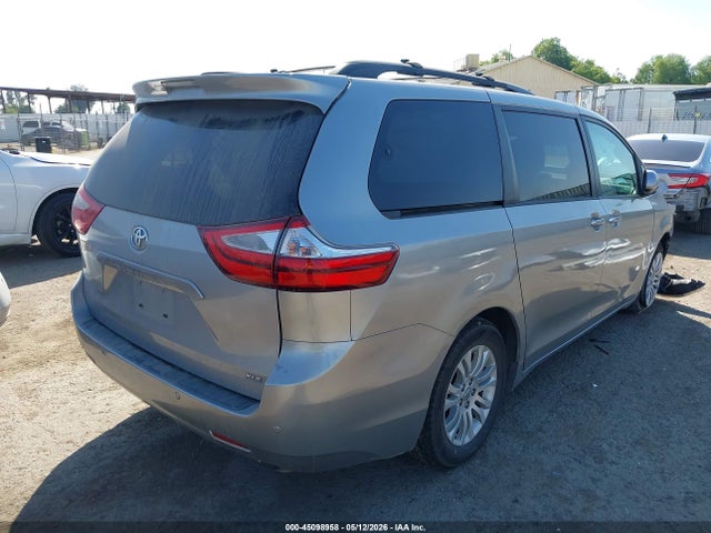 Auction sale of the 2017 Toyota Sienna Xle Premium 8 Passenger, vin: 5TDYZ3DC0HS858785, lot number: 45098958